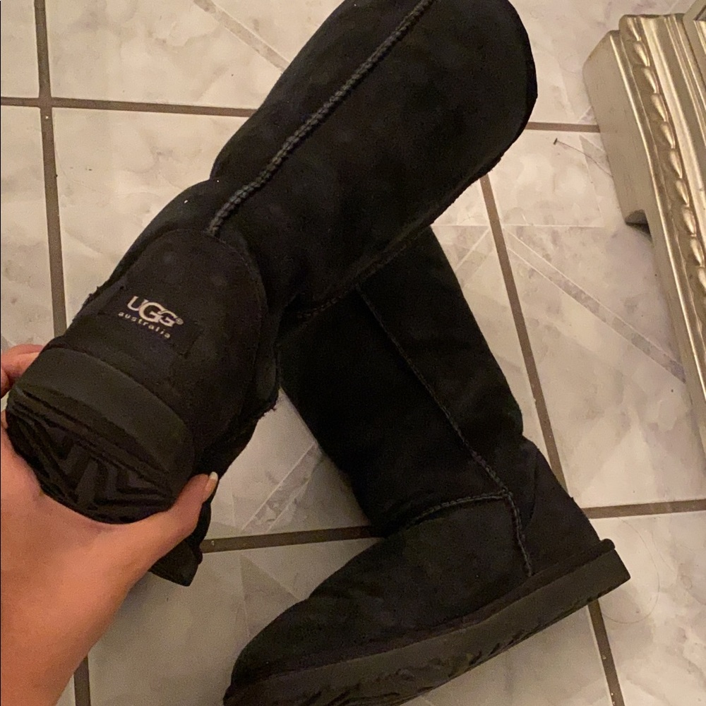 black uggs